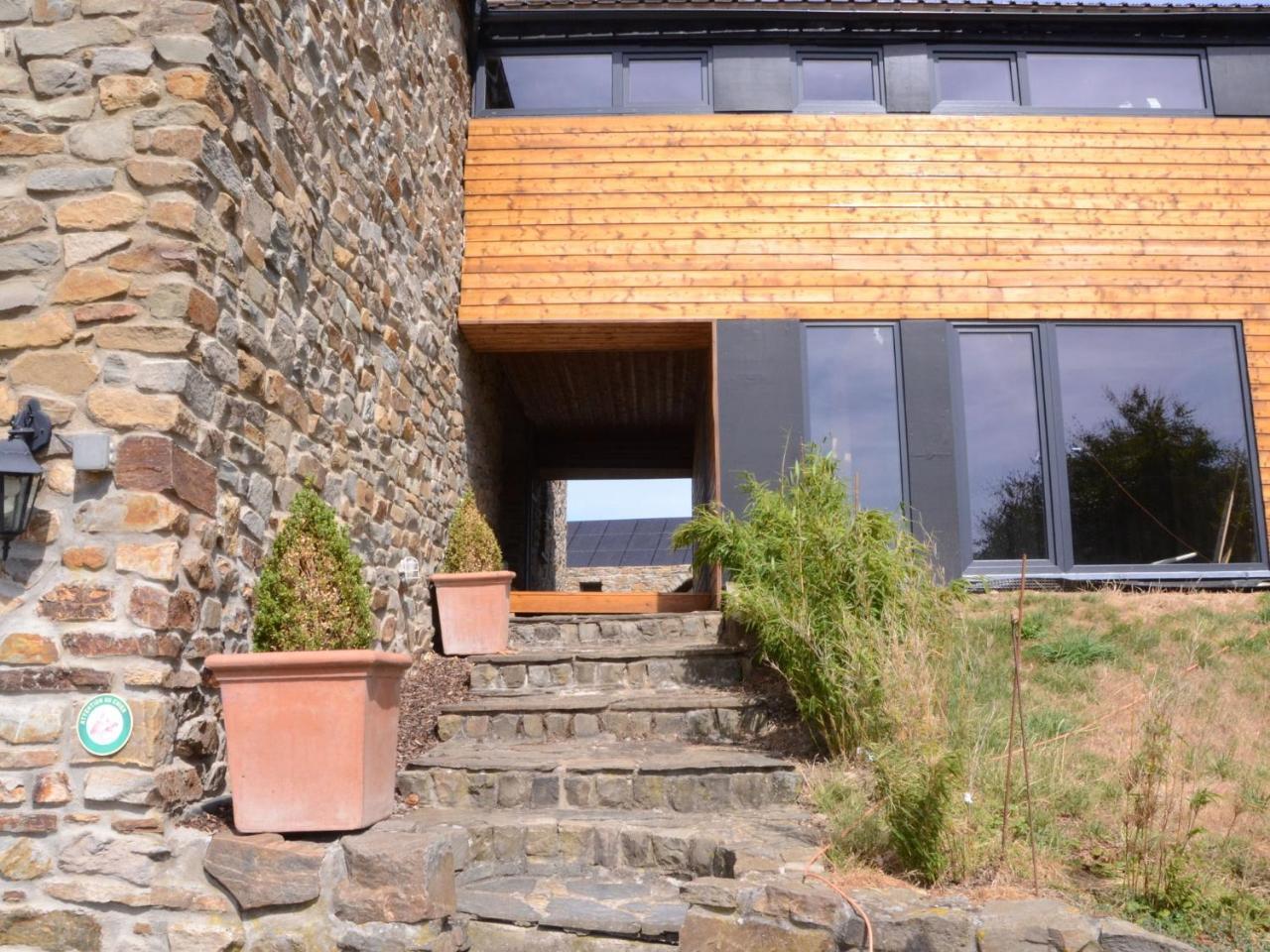 Gorgeous Holiday Home In Stoumont With Garden Екстер'єр фото